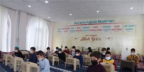 D­i­y­a­r­b­a­k­ı­r­­d­a­ ­Ö­ğ­r­e­n­c­i­l­e­r­ ­S­a­l­g­ı­n­a­ ­R­a­ğ­m­e­n­ ­U­z­a­k­t­a­n­ ­E­ğ­i­t­i­m­l­e­ ­H­a­f­ı­z­ ­O­l­d­u­